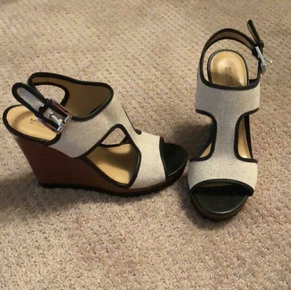 Michael Kors Shoes - Picture 1 of 2